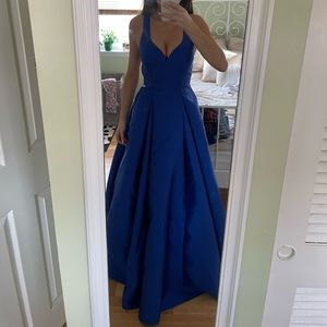 PROM DRESS SEASON👏🏼👏🏼💙💙